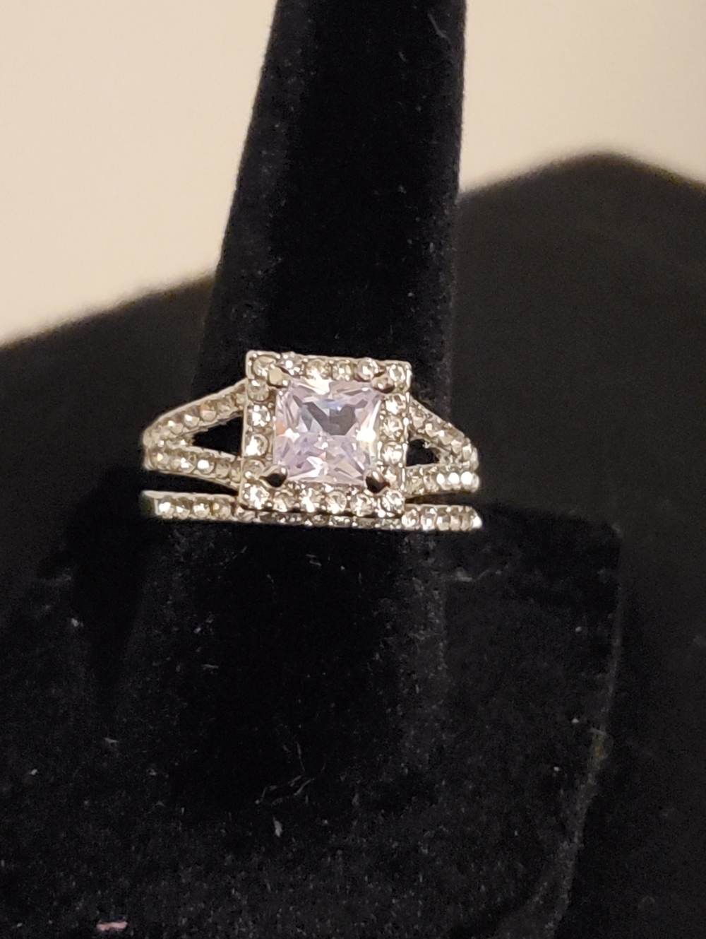 NEW TWO-PIECE PRINCESS HALO BRIDAL SET SIZE 6 1/2